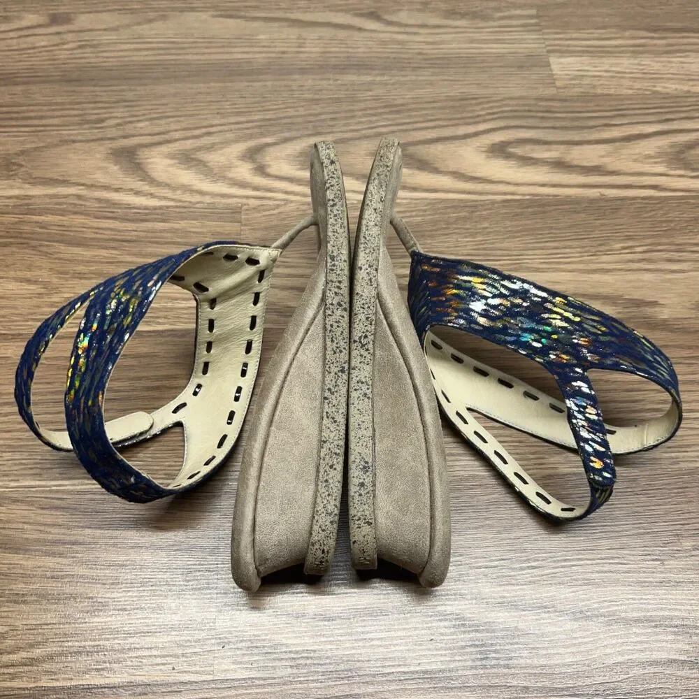 Modzori‎ Solid Beige & Blue Reversable blue Glitter Thong Wedge Sandals Womens 7